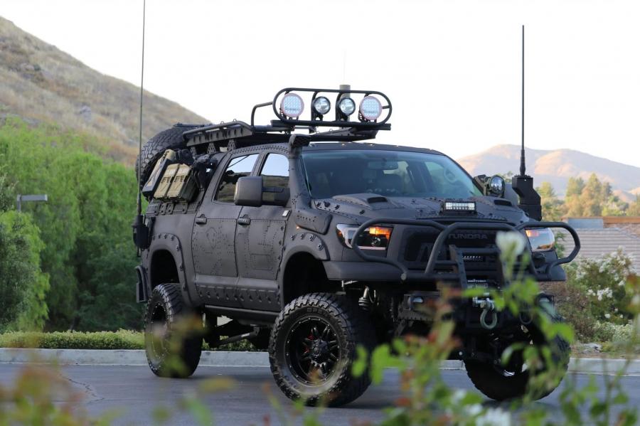  Toyota Tundra CrewMax 4x4 Zombie Apocalypse 2013 года  (фото 4 из 461)